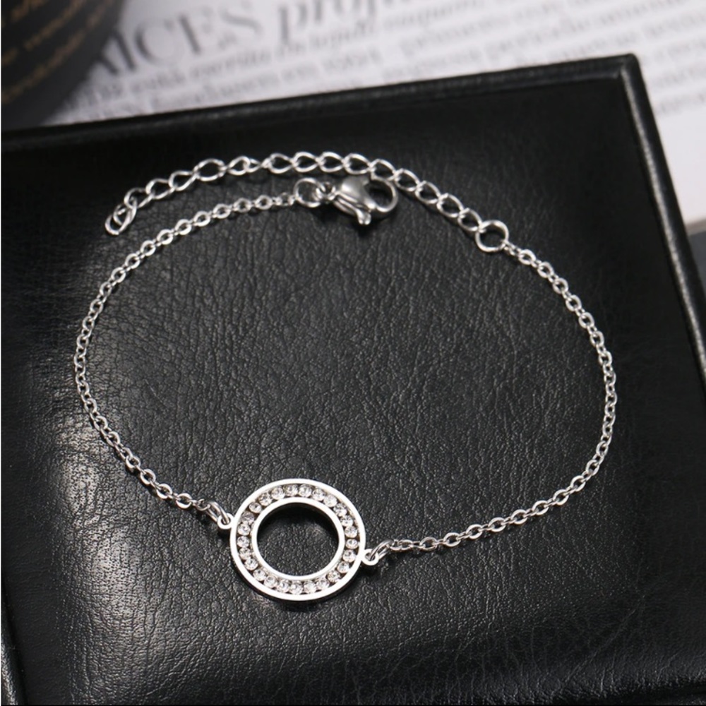 Sterling Silver Cubic Zirconia Circle Eternal Bracelet